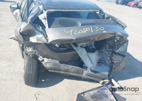 2019 Toyota Corolla Le from USA, damaged, VIN 2T1BURHE4KC228304